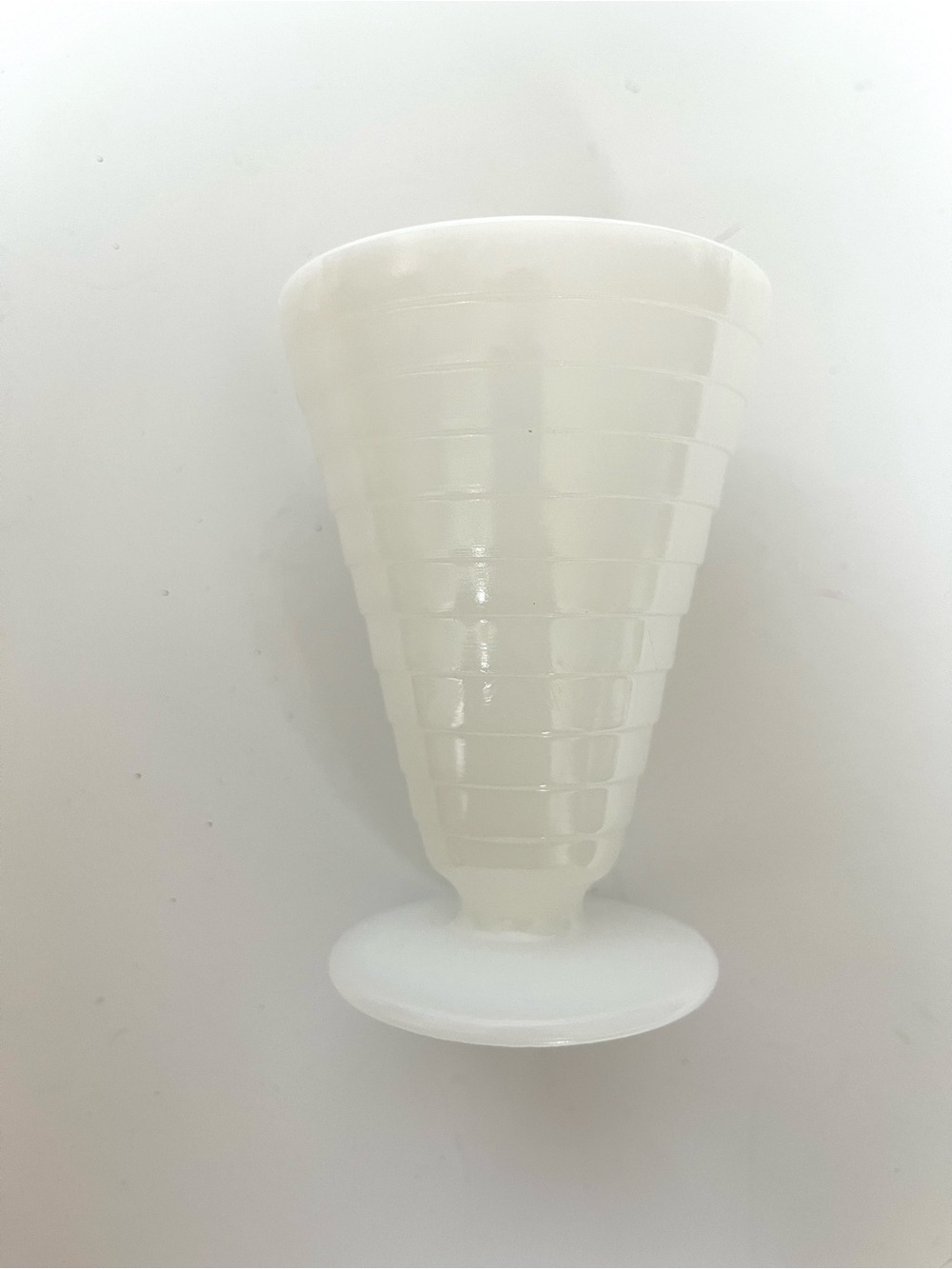 Two Small Milk Glass Vases Goblets Glasses - Picture 3 of 5